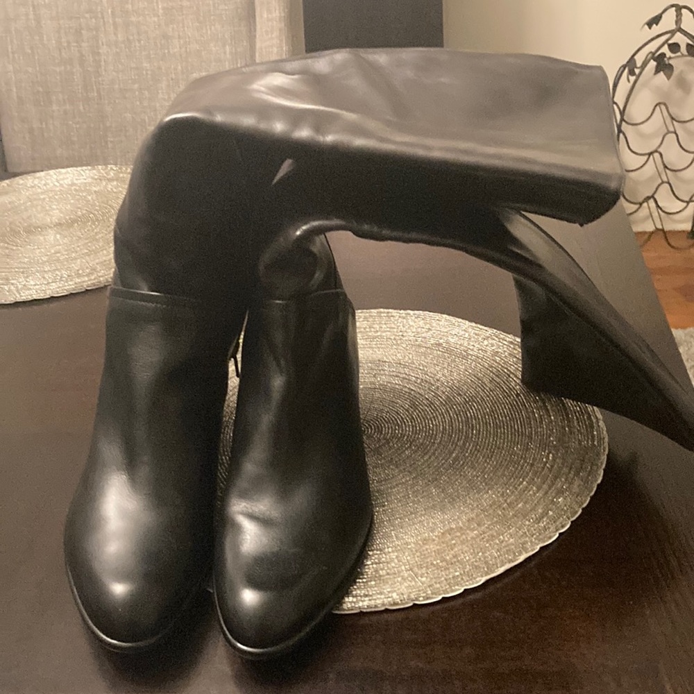 Brand New  Stuart Weitzman Boots